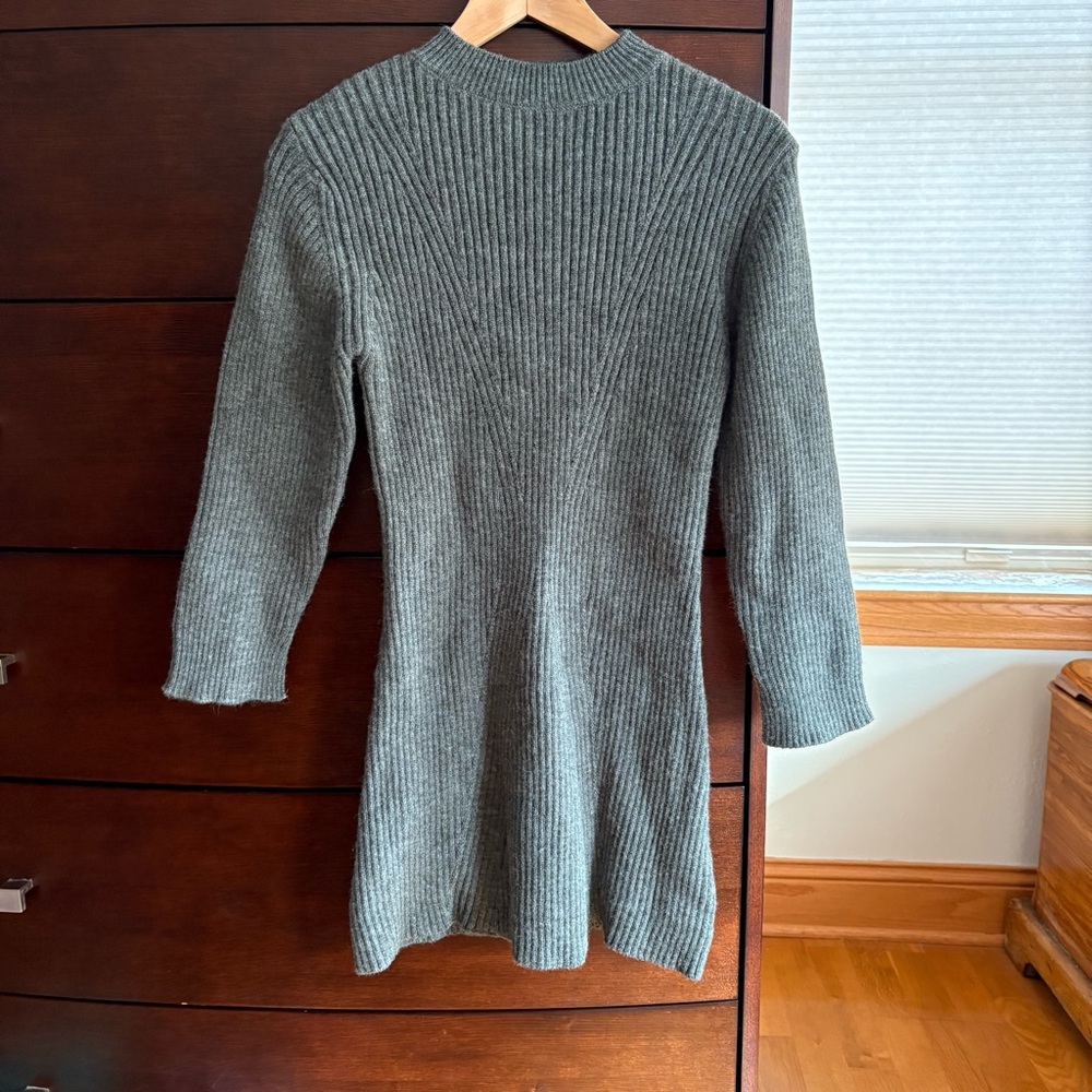 Elegant Gray Knit Dress